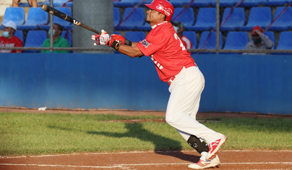 El Tren acelera y se pasa llevando a los Gigantes; los Tigres derrotan a los Leones