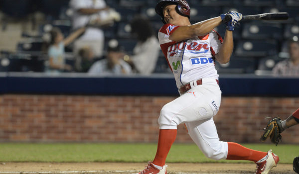 Escándalo en el Pomares: La Comisión del Beisbol viola el reglamento para favorecer al Bóer