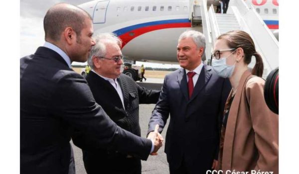 Huésped ruso de Ortega, primer funcionario en sufrir estragos de sanciones aéreas de la UE