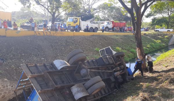 Para el próximo 10 de febrero está programado el juicio por el accidente en La Garita Norte donde murieron cinco comerciantes. LA PRENSA/Archivo