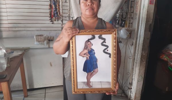 Johana Román reclama justicia para su hija, Ruth Nohemi Román. LA PRENSA