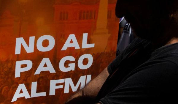 Cómo América Latina se convirtió en el mercado emergente que más deuda emite (y qué riesgos implica)
