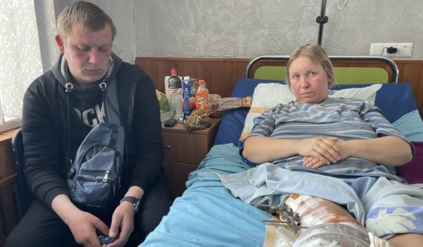 «Me dijeron que podía pasar y luego un soldado me disparó con su ametralladora»: el testimonio de una ucraniana a la que disparó un soldado ruso