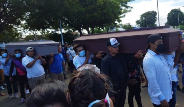Ángel Hernández Vargas y su primo Steven Hernández recibieron cristiana sepultura en el cementerio general de Managua. LA PRENSA/ Cortesía.