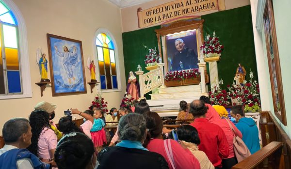 Feligreses celebran clausura de fase de investigación para la beatificación del padre Odorico D’Andrea