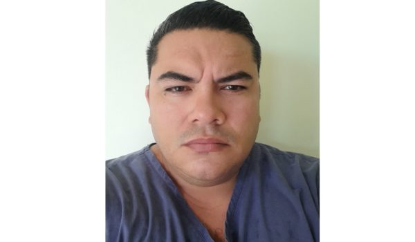 Golpean a médico que atendió a manifestantes en el 2018 y a expresos políticos, y lo obligan a exiliarse