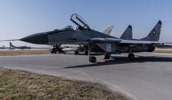 Rusia y Ucrania: por qué EE.UU. rechazó la oferta de Polonia de enviar sus aviones de combate a Ucrania