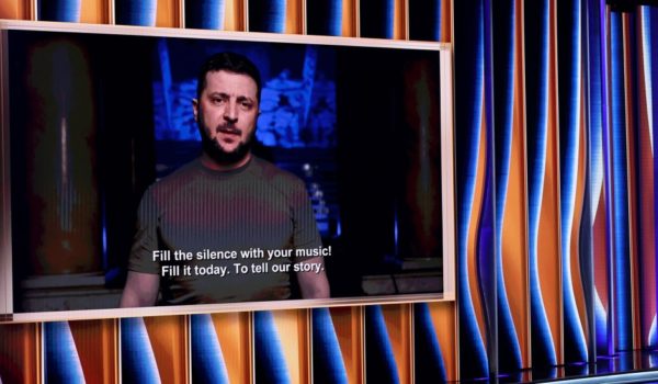 Grammy 2022 | «Apoyen a Ucrania de cualquier manera pero no con silencio»: el potente mensaje de Zelensky durante los premios de la música de EE.UU.