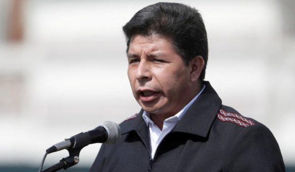 Perú: el presidente Castillo anuncia el fin del estado de emergencia en medio de violentos enfrentamientos en Lima