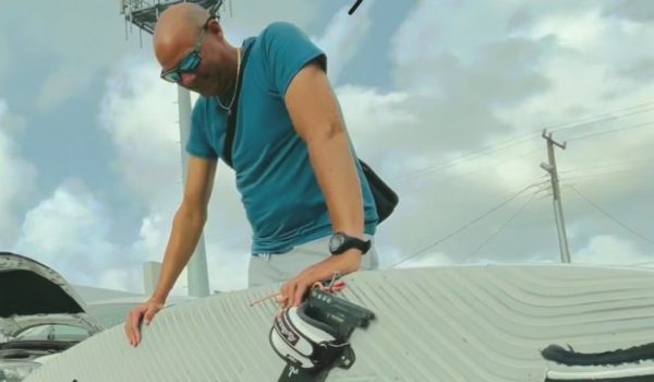 Elián López, el cubano sobreviviente de cáncer que llegó a Estados Unidos en una tabla de windsurf