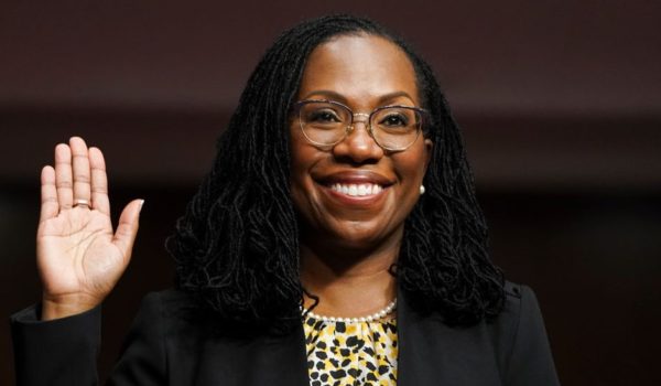 Ketanji Brown Jackson: quién es la primera mujer negra en llegar a la Corte Suprema de EE.UU.