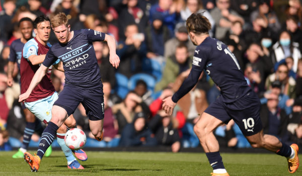 La Premier en manos del City y el Liverpool tras la goleada al Chelsea