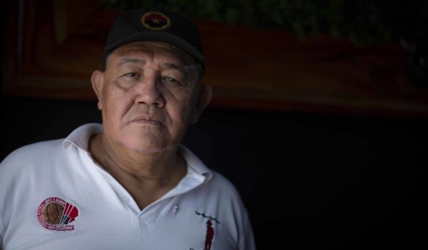 Chino Enoc se declara preso, bajo “casa por cárcel”, ya que la Policía no lo deja salir