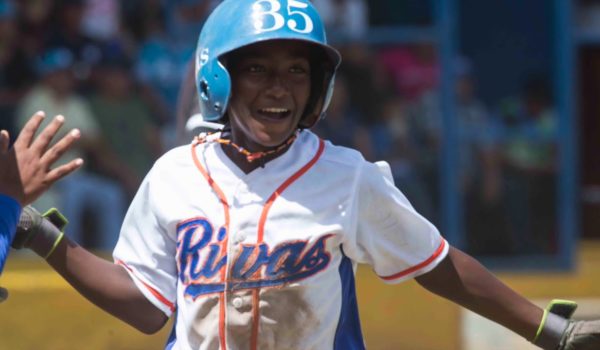 Cuatro tropas invictas se disputan el pase a la final del beisbol infantil AA