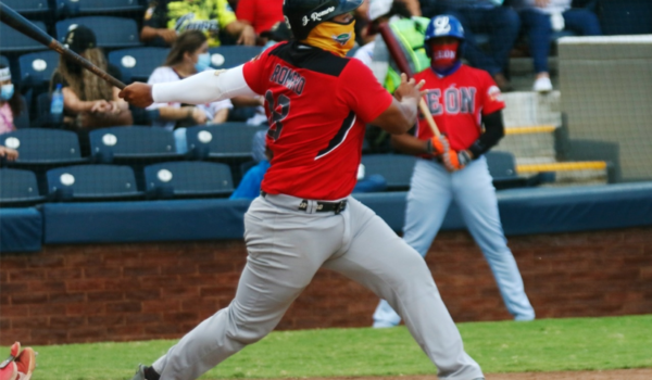 Leones amplían récord nacional a 22 victorias consecutivas