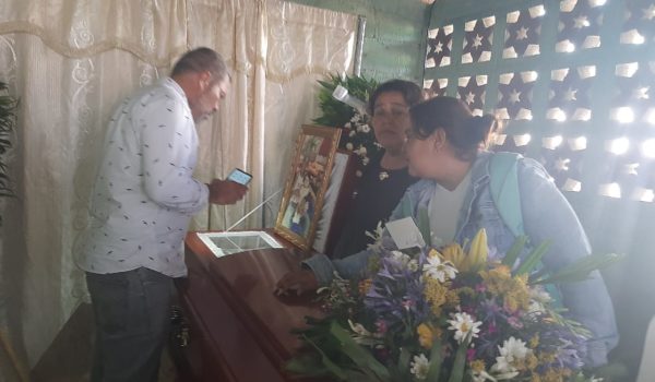 Mauricio José Martínez, recibe el último adiós de familiares y amigos. LA PRENSA