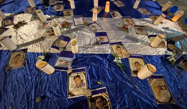 Nicaragüenses realizan vigilia en Costa Rica en conmemoración del cuarto aniversario de las protestas de abril
