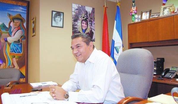 Régimen destituye por segunda vez al cónsul de Miami, Luis Martínez Noguera, quien estuvo cuatro meses en el cargo