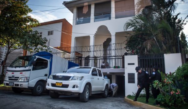 Régimen dice que entregó todas sus pertenencias a la OEA, sin usarlas ni violentarlas. Llama “cachivache imperial” a Almagro