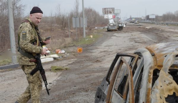 Rusia y Ucrania: la «terrible» evidencia sobre posibles crímenes de guerra hallada por la BBC a las afueras de Kiev