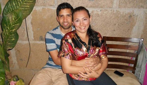 Nicaragüense muere en accidente de tráfico en México. Su esposa y su hijo de cuatro años están en condición grave