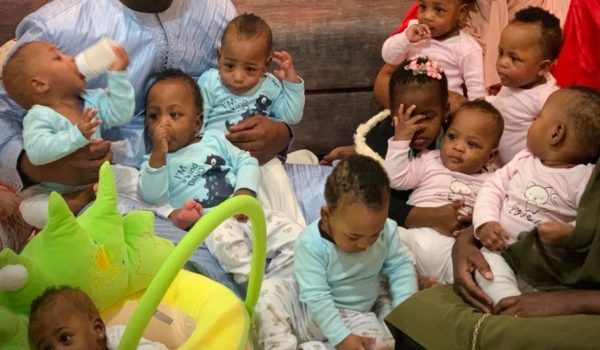 La tierna foto de los nonillizos de Mali en su primer cumpleaños