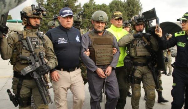 Quién es Otoniel, el poderoso narcotraficante colombiano que fue extraditado a EE.UU.