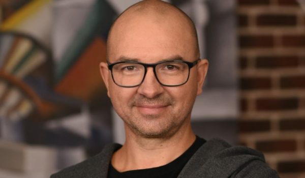 «Los ucranianos sabemos muy bien dónde terminan nuestras fronteras y las queremos recuperar»: entrevista con el filósofo Volodymyr Yermolenko