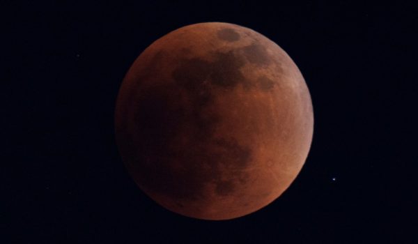 Superluna de sangre: así se vio el rarísimo fenómeno que tiñó a la Luna de rojo