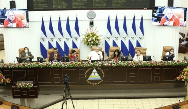 Aprueban ley que declara Día de las Madres feriado nacional