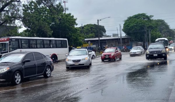 Ingreso de otra onda tropical a Nicaragua propiciará más lluvias y tormentas eléctricas el viernes y fin de semana