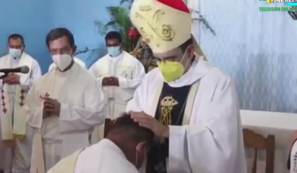 Monseñor Rolando Álvarez celebra misa de ordenación sacerdotal en Cusmapa, Madriz