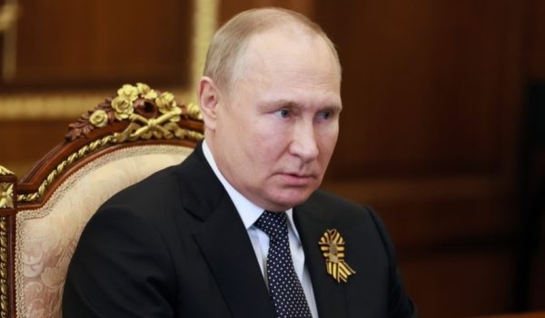 Rusia y Ucrania: Putin se prepara para una guerra larga, según la inteligencia de EE.UU.