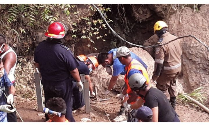 Ses güiriseros que buscaban quedaron en un derrumbe en la mina El Quemado en Villa Nueva, Chinandega. LA PRENSA/ Cortesía