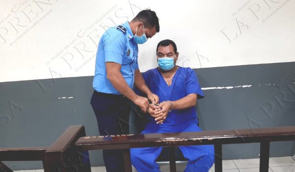 Efrén Vílchez López , de 39 años enfrenta cargos por violación agravada y lesiones psicológicas leve. LA PRENSA.