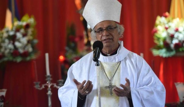 Cardenal Brenes es «custodiado» permanente por dos patrullas policiales desde hace dos semanas