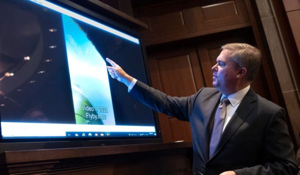 Ovnis: las inusuales imágenes y videos de «fenómenos aéreos inexplicables» que se mostraron en el Congreso de EE.UU.