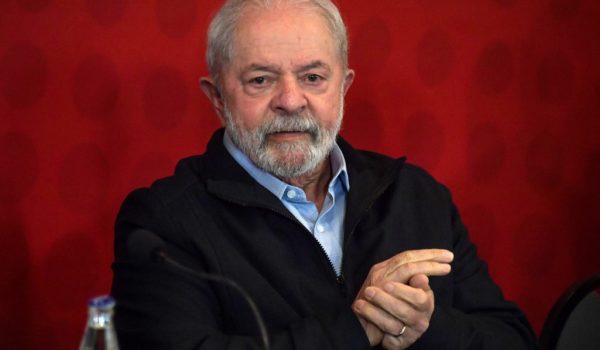 Lula da Silva mantiene amplia ventaja sobre Bolsonaro, según sondeo