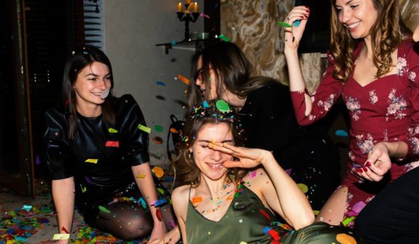 Airbnb prohíbe las fiestas y eventos en todo el mundo de modo permanente