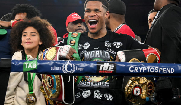 Haney derrota a Kambosos y se convierte en campeón ligero indiscutible; al nica Espinoza lo noquearon