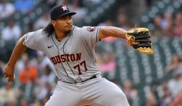 Dos lanzadores de los Astros hacen historia con un inning inmaculado cada uno