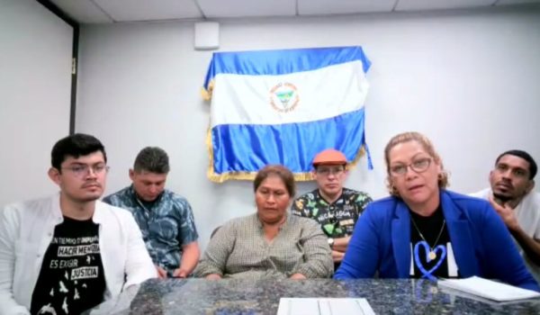 Representantes de la sociedad civil en el exilio brindan conferencias sobre su participación en la IX Cumbre de las Américas