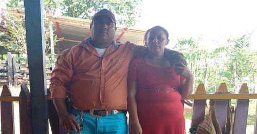 El ganadero y productor Daniel Oporta junto a su esposa Yorleni Soza López a quien mataron los asaltantes. LA PRENSA/Cortesía.
