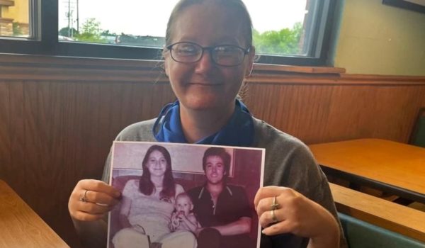 Encuentran «sana y salva» a la hija secuestrada de una pareja asesinada hace 42 años en Texas