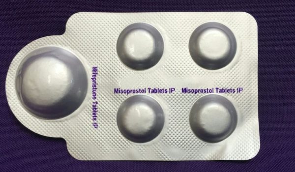 Misoprostol: cómo una píldora contra las úlceras gástricas se convirtió en el medicamento más usado para abortar (y qué tuvo que ver América latina en ello)