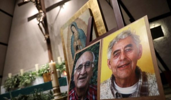 El asesinato y robo de los cuerpos de dos sacerdotes jesuitas en una iglesia conmociona a México