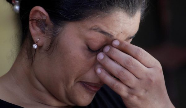 «¿Cómo pude dejar que a mis hijos les sucediera esto?»: la madre hondureña que perdió a dos hijos y a su nuera en el camión de migrantes de Texas