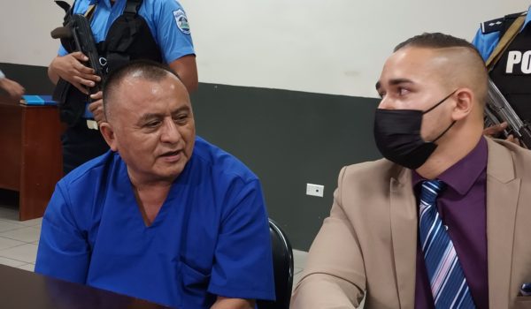 Renuncia abogado defensor de monseñor Urbina, una hora después de concluida audiencia inicial