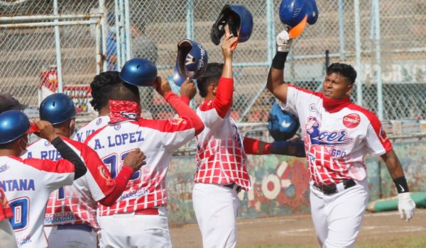 Leones muestran sus garras ante Rivas, mientras el Bóer divide con el Caribe Sur