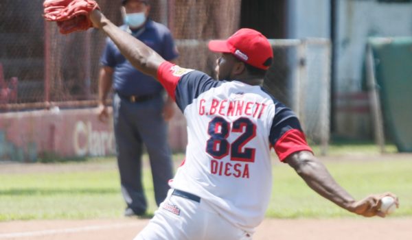 Roban uniformes a los jugadores de la Selección Nacional en Rivas